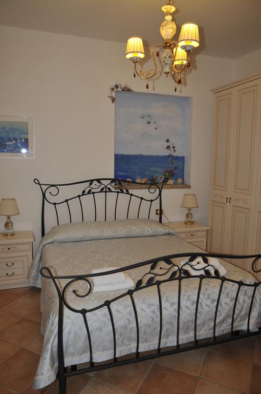 Viola Di Mare Rooms And Parking Termoli Δωμάτιο φωτογραφία